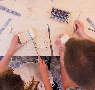 Kreativ im Bildhauerbahnhof Sperenberg