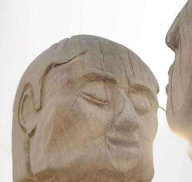 „Das tanzende Paar“ von Bildhauer Bernd Anhoff