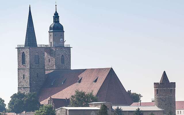 St. Nikolai mit Wachturm der Stadtmauer