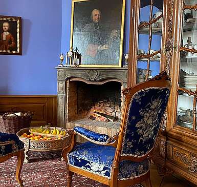 Saal mit Kamin auf Schloss Stülpe