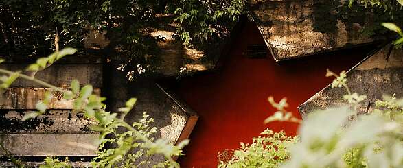 Roter Stern am Eingang zur Kaserne Jüterbog II