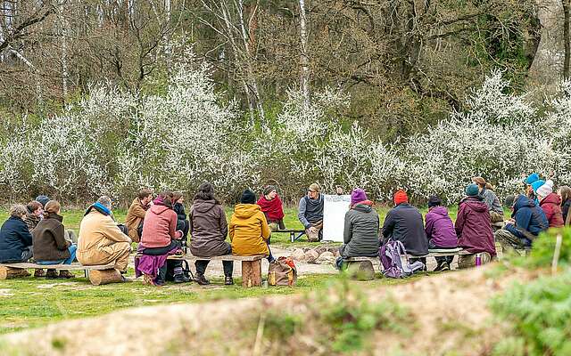 Wildnisschule Hoher Fläming - Seminargruppe auf dem Zinken