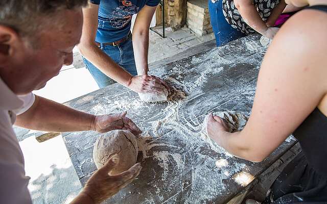 Blogger backen Brot in Glashütte