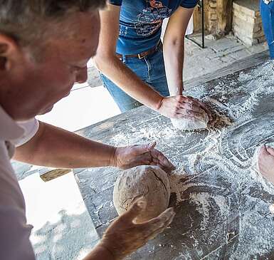 Blogger backen Brot in Glashütte